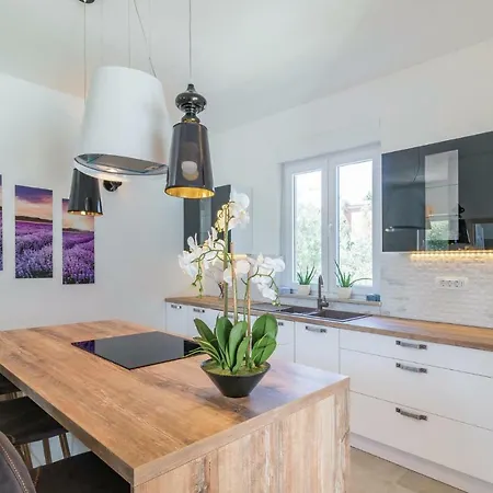 Сasa de vacaciones Five Bedroom Holiday In