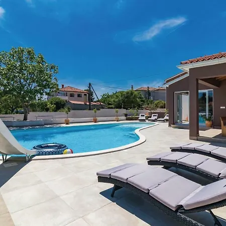 Five Bedroom Holiday In Сasa de vacaciones